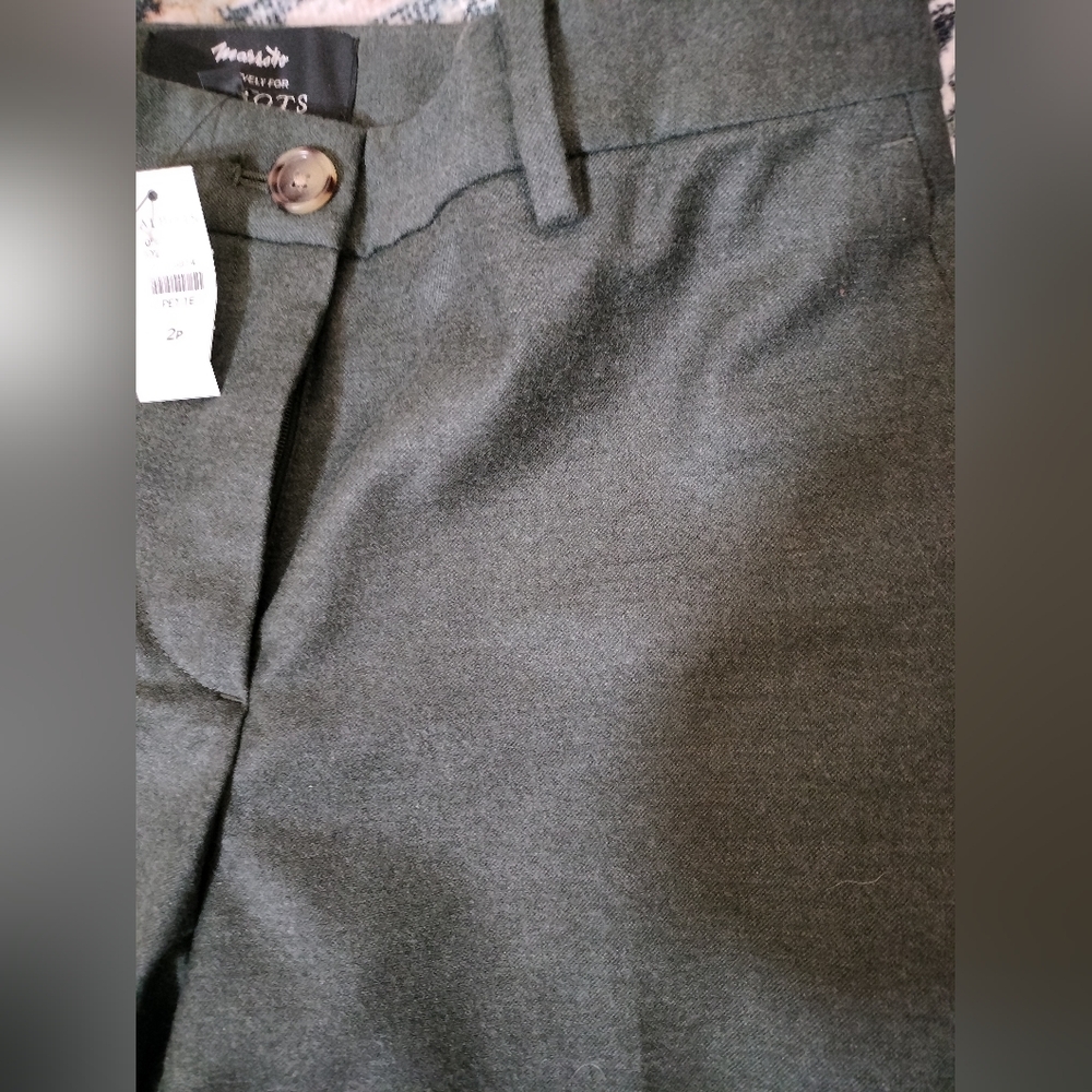 NWT! Marzotto for Talbots Women's Olive Green Trousers. Size 2P - Picture 3 of 6